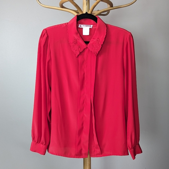 Vintage Tops - Vintage Functionals red button down blouse w/ floral collar